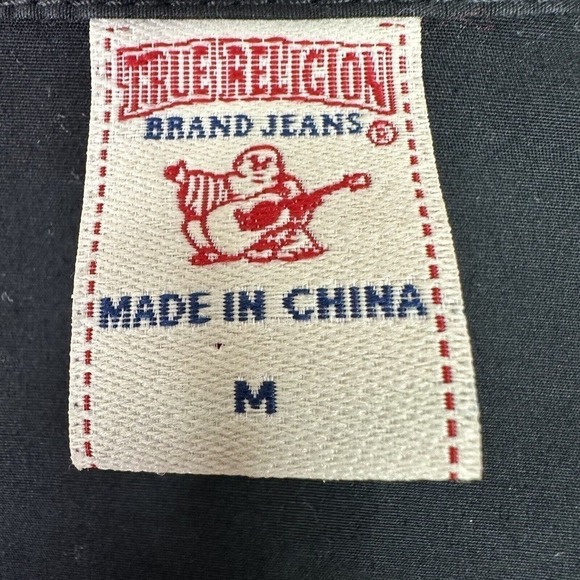 True Religion Woman Top Sz Medium Cropped Pearl Snaps Logo Pockets Raw Hem READ - Picture 2 of 14